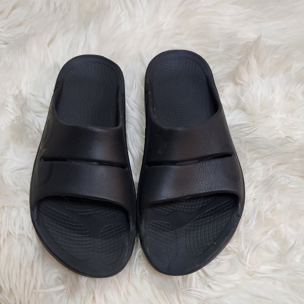 Oofos black slides Unisex Women-12, Men- 10